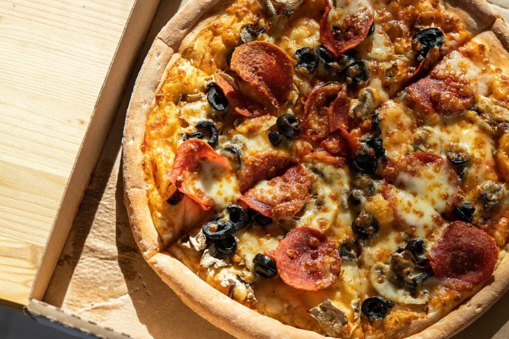 pizza, mozzarella, food, pizza restaurant, dough, pizza dough, delicious, cheese, pizza pie, pizza slices, box, pizza box, box of pizza, freshly baked, pepperoni pizza, pepperoni, black olives, mushrooms, pizza box, pizza box, pizza box, pizza box, pizza box