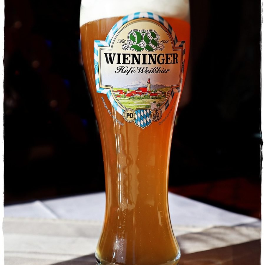 beer, wheat beer, beer glass, drink, beer garden, beer foam, refreshment, foam, bavaria, thirst, oktoberfest, wheat beer glass, cloudy, yeast beer, unfiltered, thirst quencher, tradition, bavarian